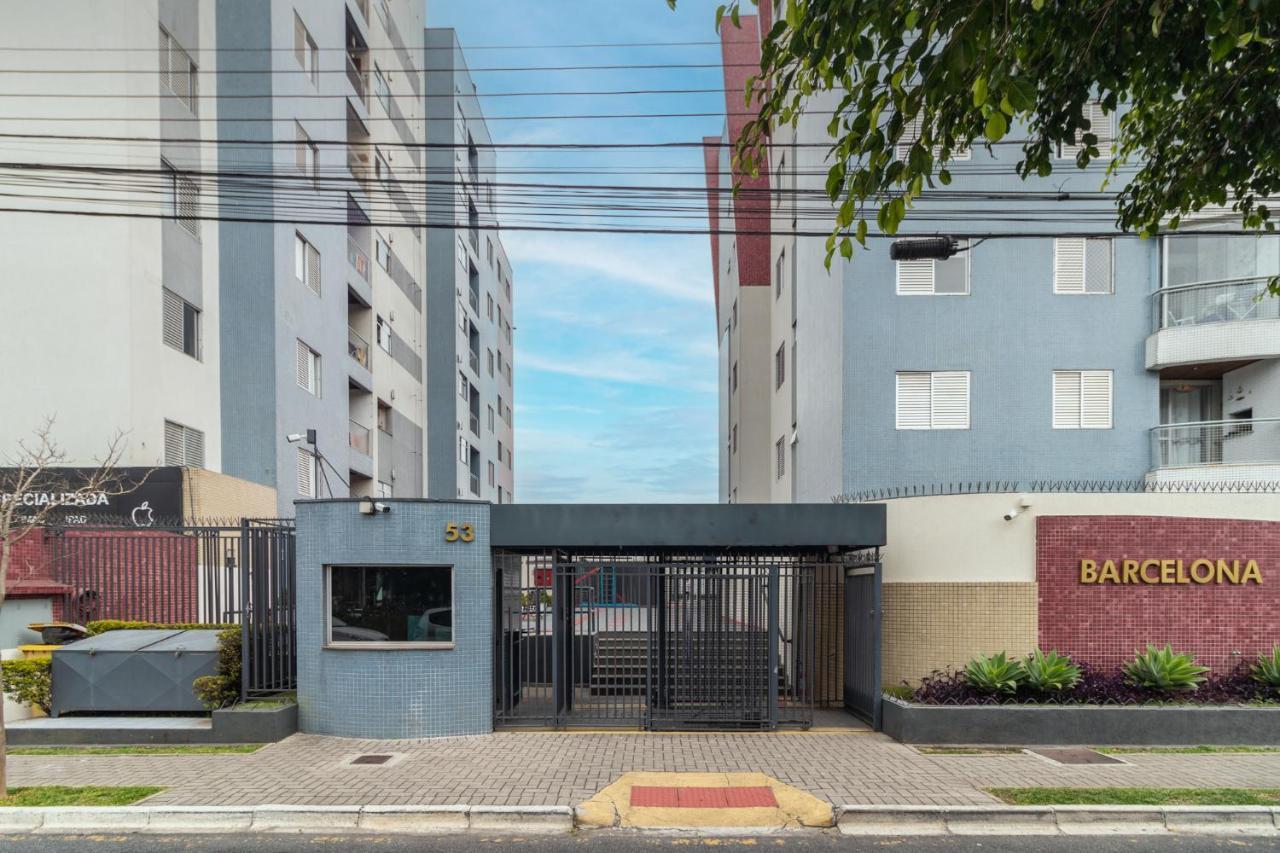 Family Space Curitiba/Vaga De Garagem Gratis Exteriör bild